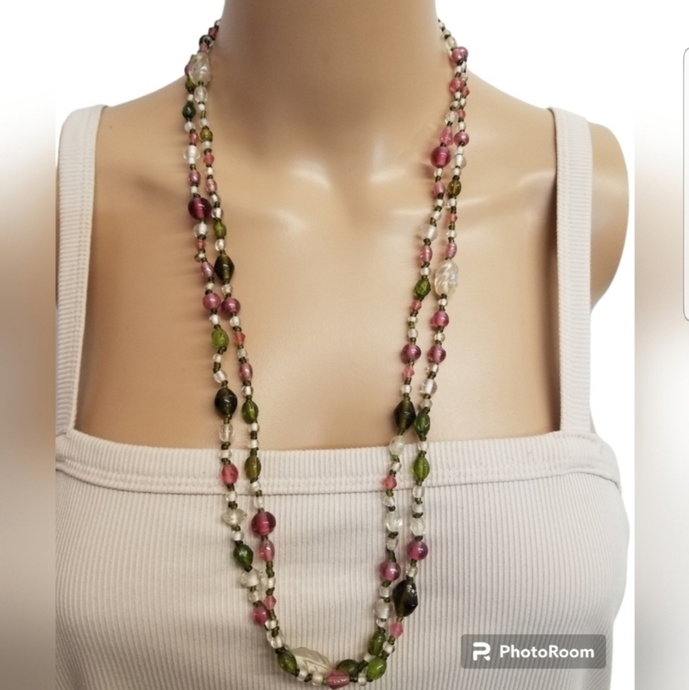 VINTAGE DEEP PINK, GREEN & AURORA BOREALIS ART GLASS BEADED LONG NECKLACE